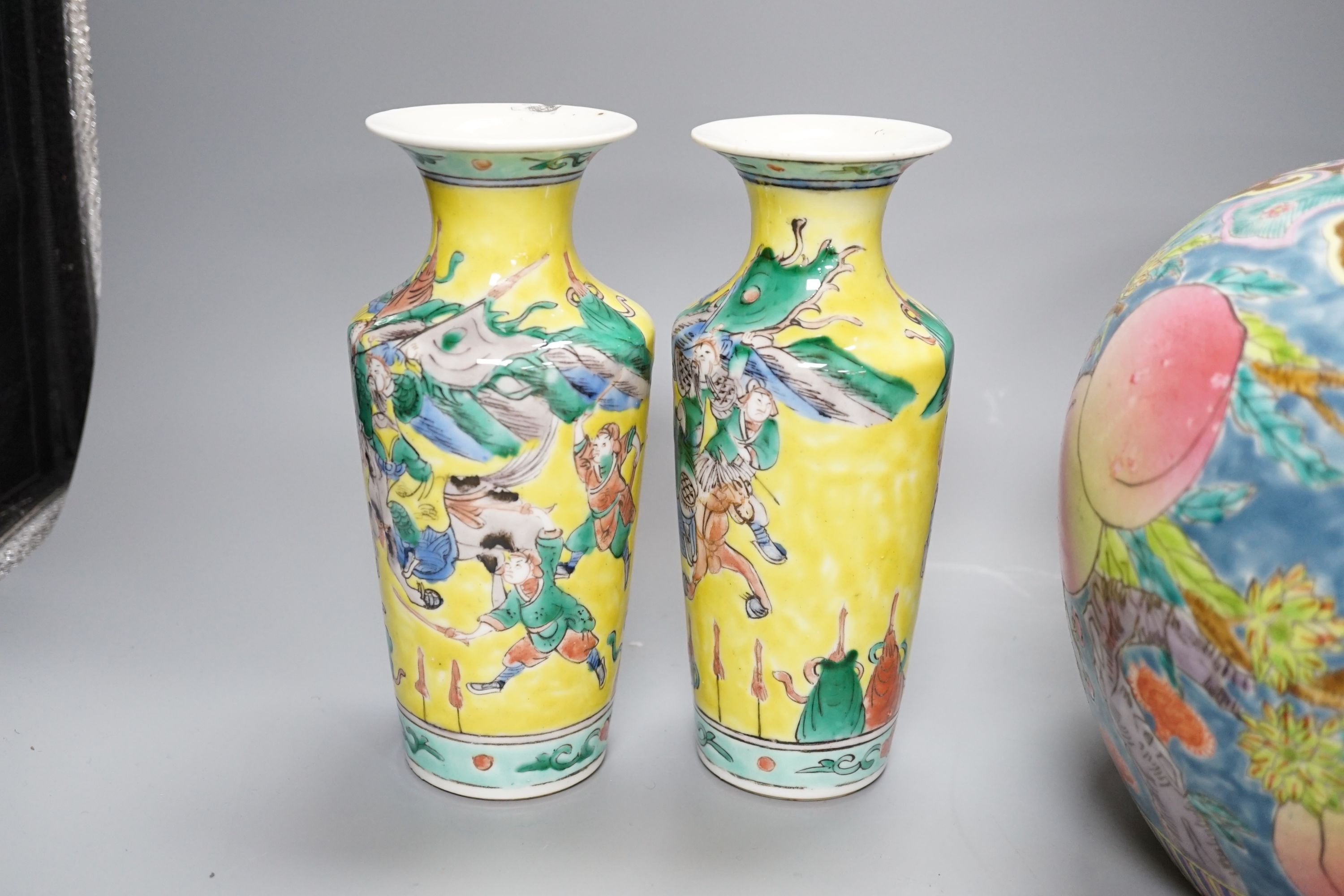 A pair of Chinese yellow ground vases, 20cm, a blue and white jar, famille rose jar and a vase, 19th century and later (5)